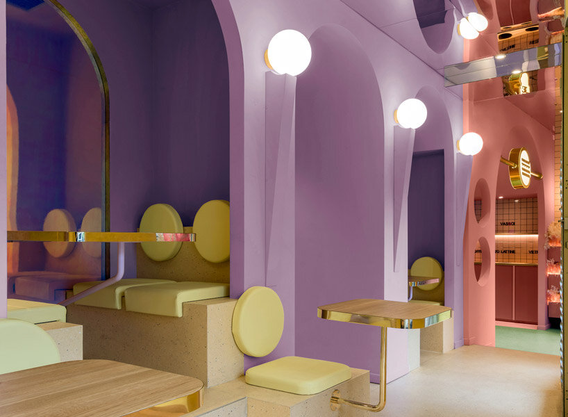 ‘masquespacio’ designed the swimming pool-inspired ‘bun burgers’ at brera distinct