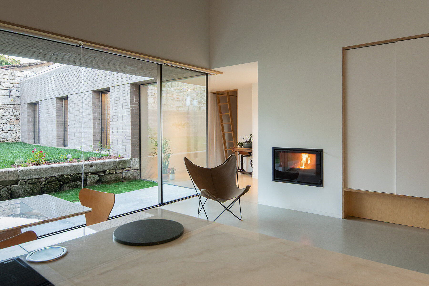 casa-em-francos-westudio-designboom-full-01