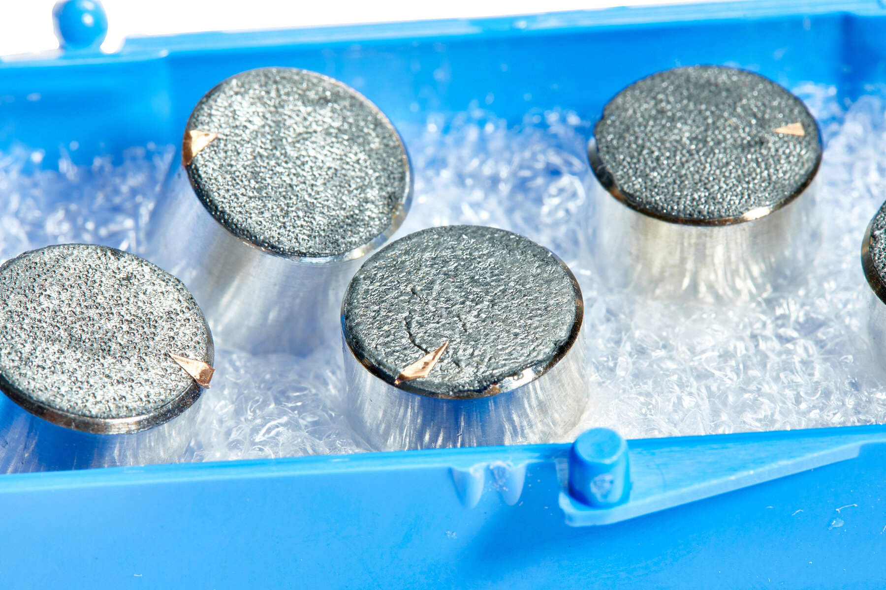 first-ever-lunar-dust-neil-armstrong-on-apollo-11-mission-auction-despite-nasa-efforts-designboom-large