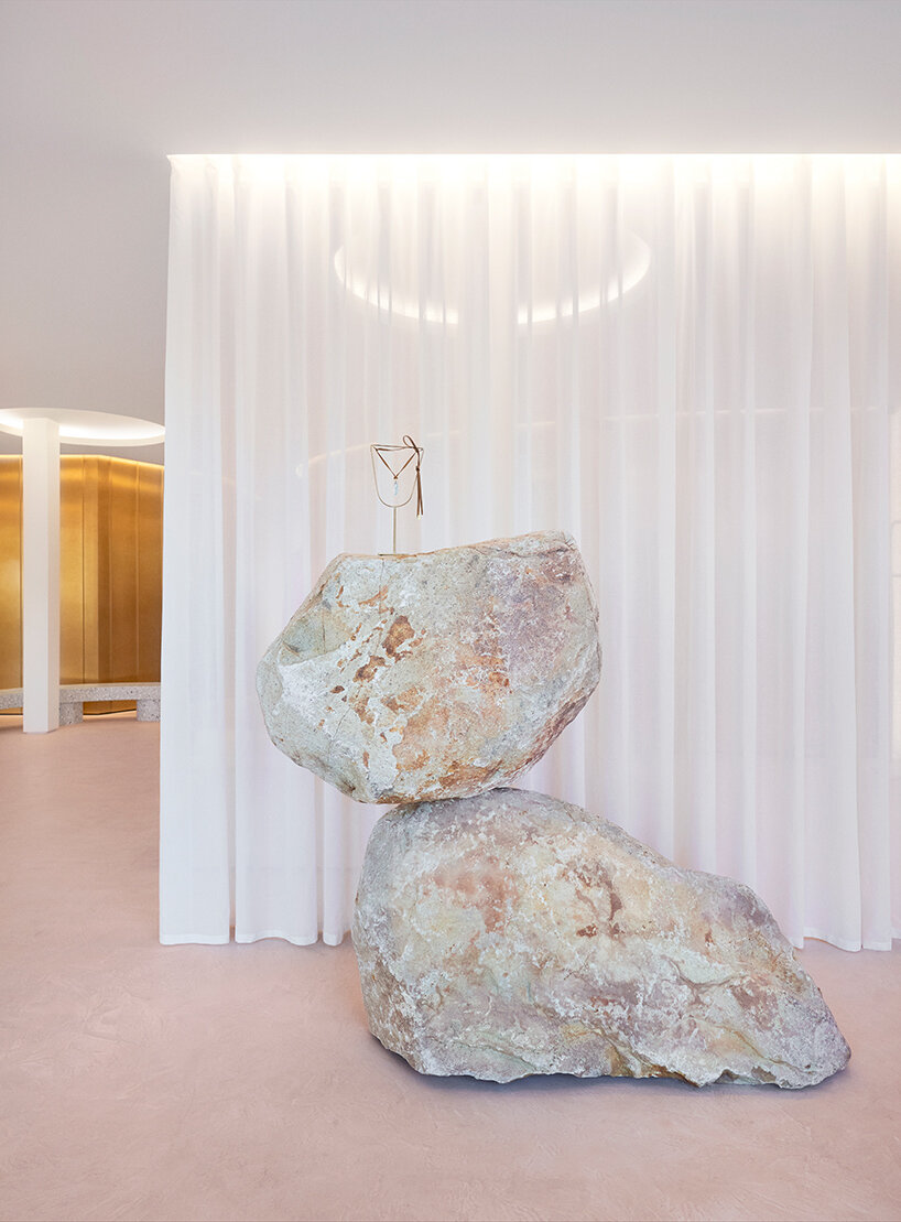 stone sculpture, pure forms + brass become the protagonists of forte_forte boutique in los angeles 