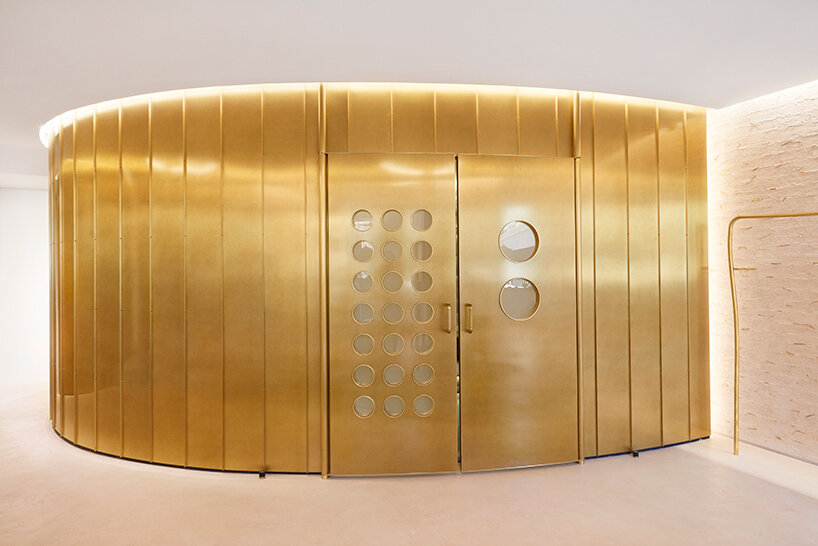 stone sculpture, pure forms + brass become the protagonists of forte_forte boutique in LA