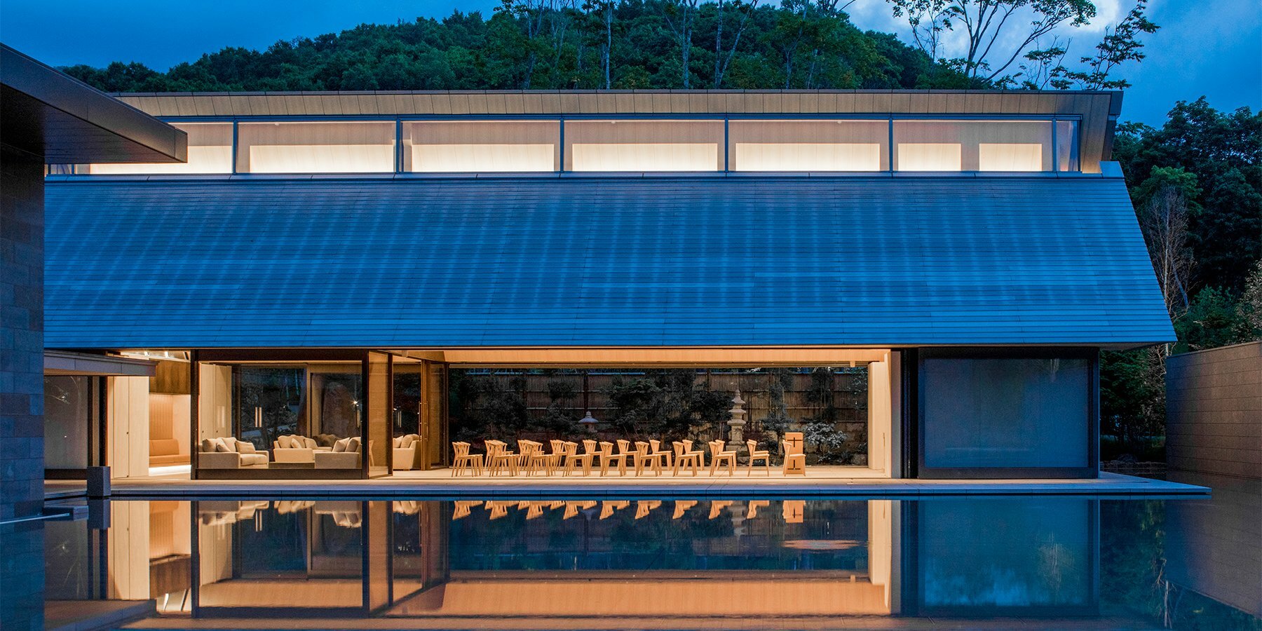 fragmented-floating-roof-nikken-sikkei-chapel-japan-designboom-1800