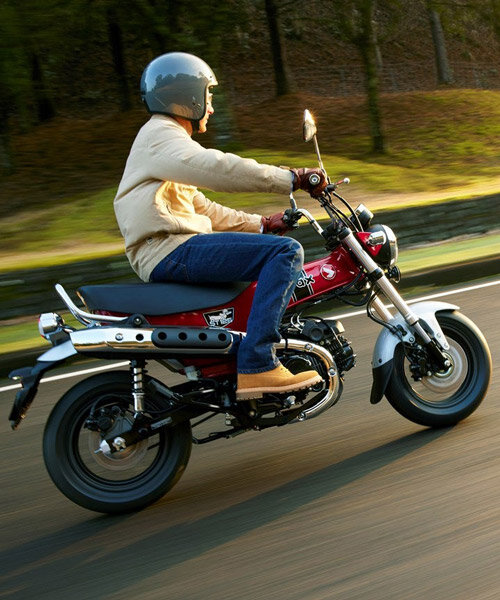 honda revives dax ST125 for 2023 with upgraded power, frame, suspension, and brakes