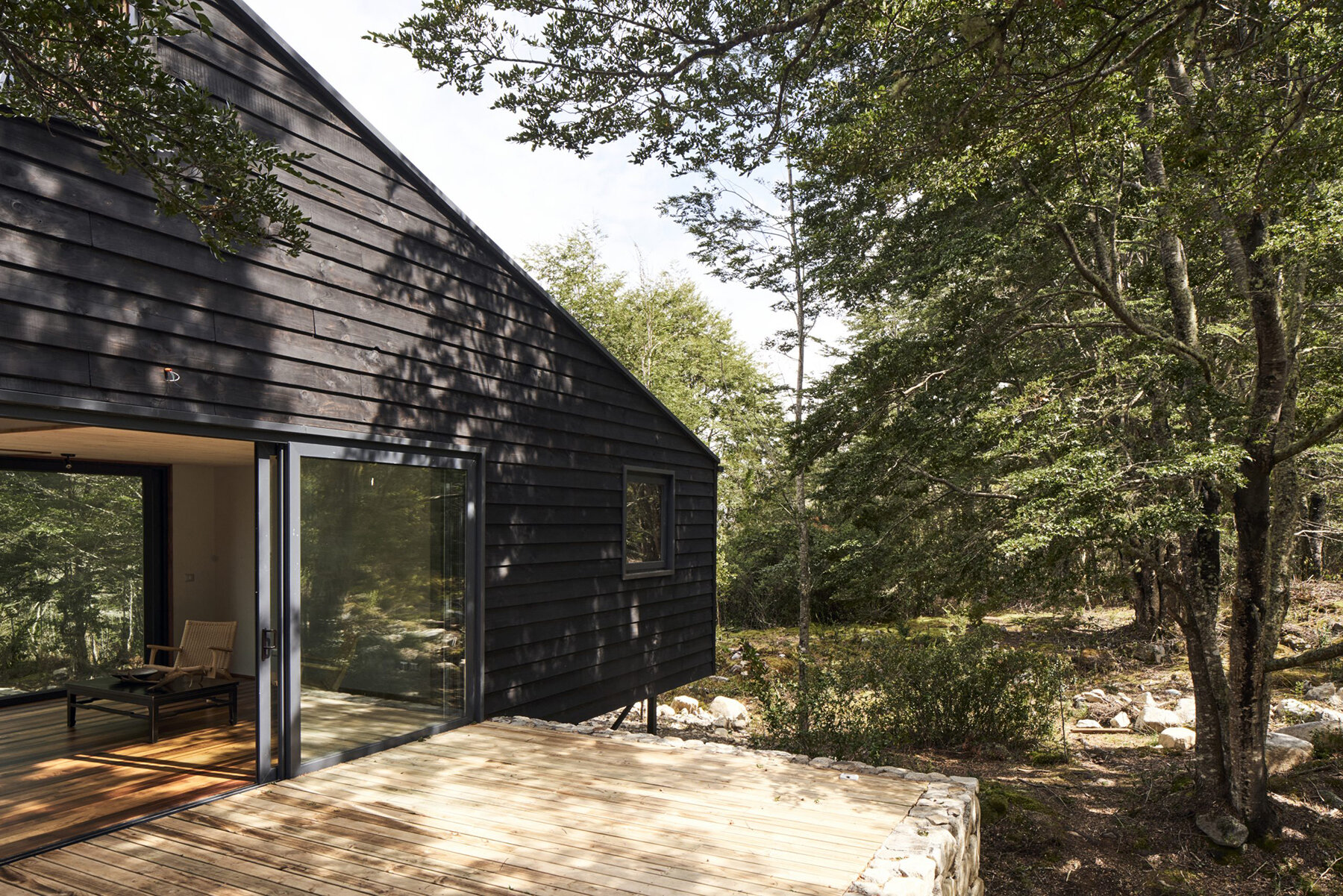 lecho-viejo-hebra-arquitectos-chile-designboom-31800