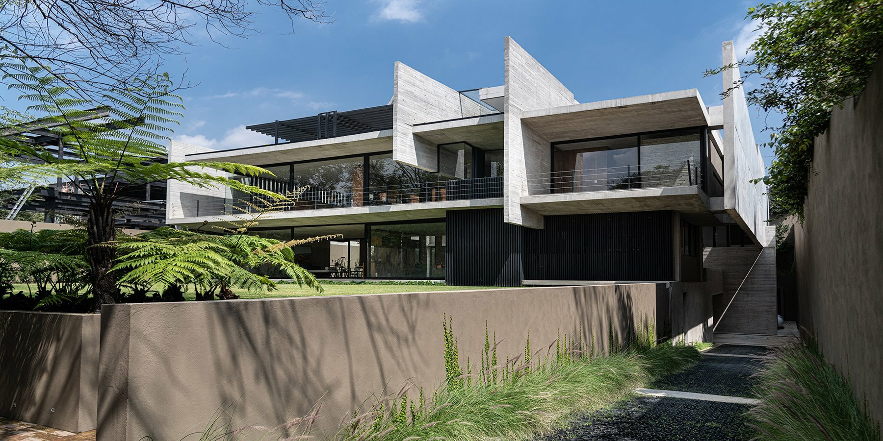 ricardo-yslas-gamez-arquitectos-guava-tree-mexico-city-designboom-21800