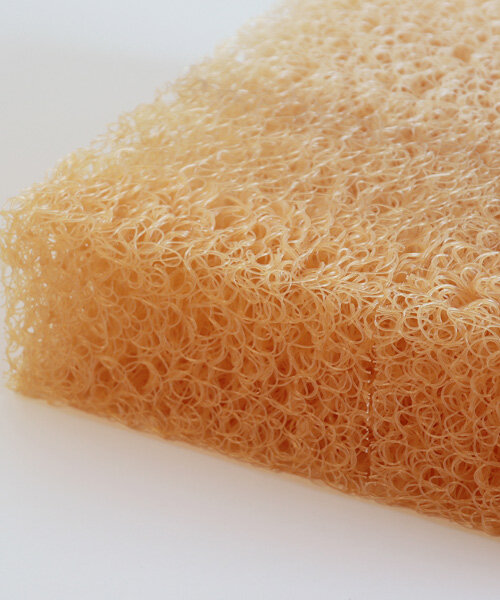 RICEWAVE ™ is an eco-friendly resin material made from upcycled, non-edible rice