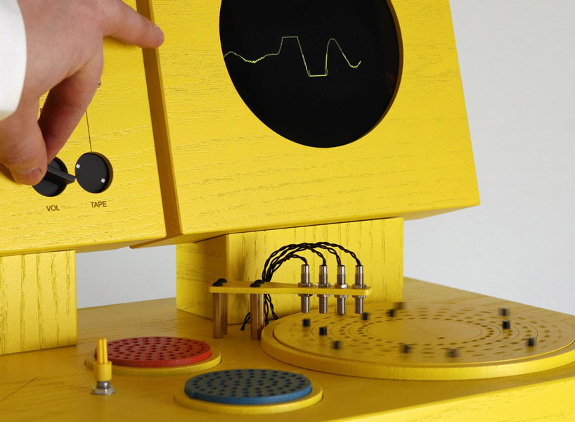 sound machine TE-LAB is a custom-built sequencer made from wood-like modules