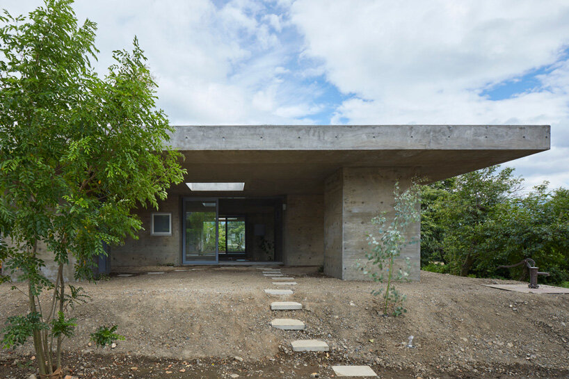 airhouse covers japanese concrete house with habitable green roof