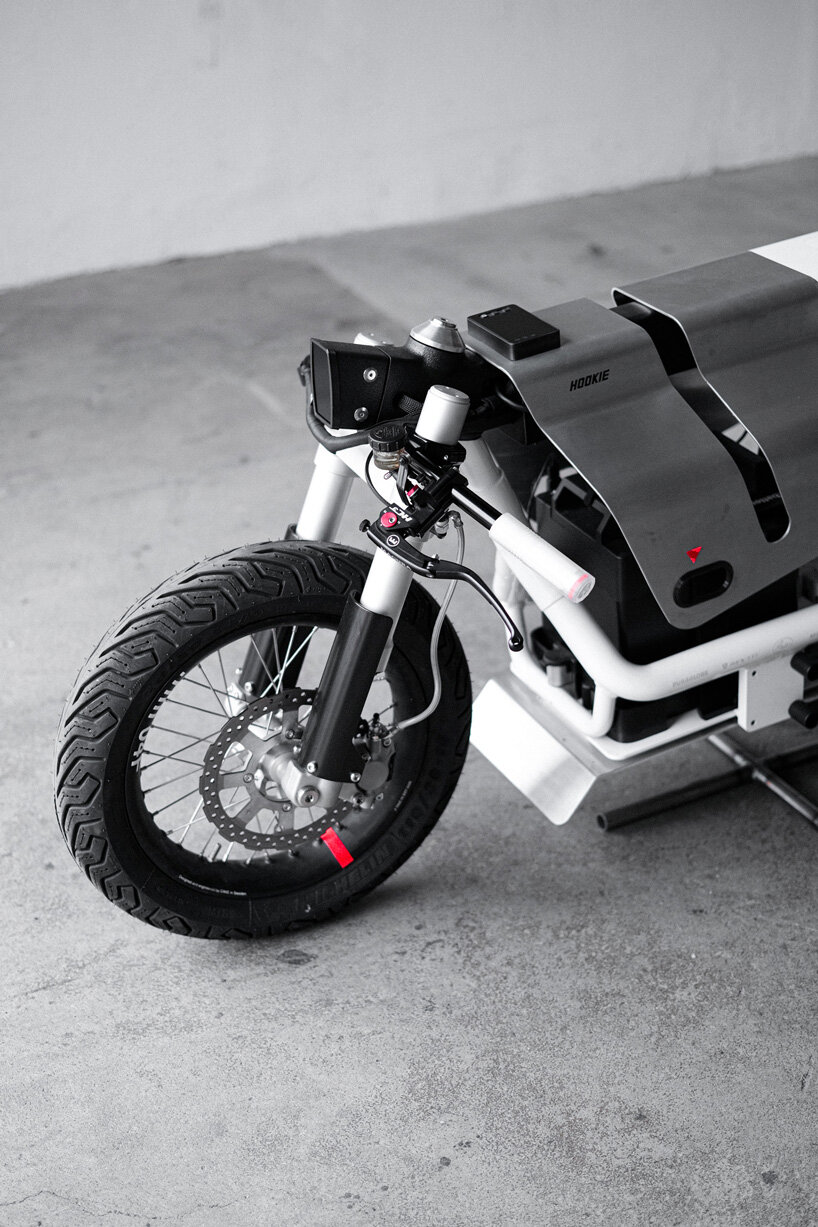 hookie electric, sci-fi inspired motorcycle 'silver ANT' is made specifically for racing