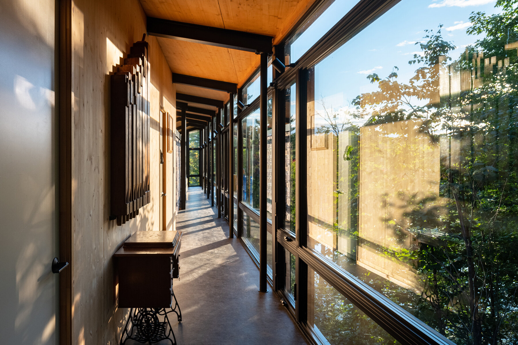 more-cabin-kariouk-architects-quebec-canada-designboom-08a