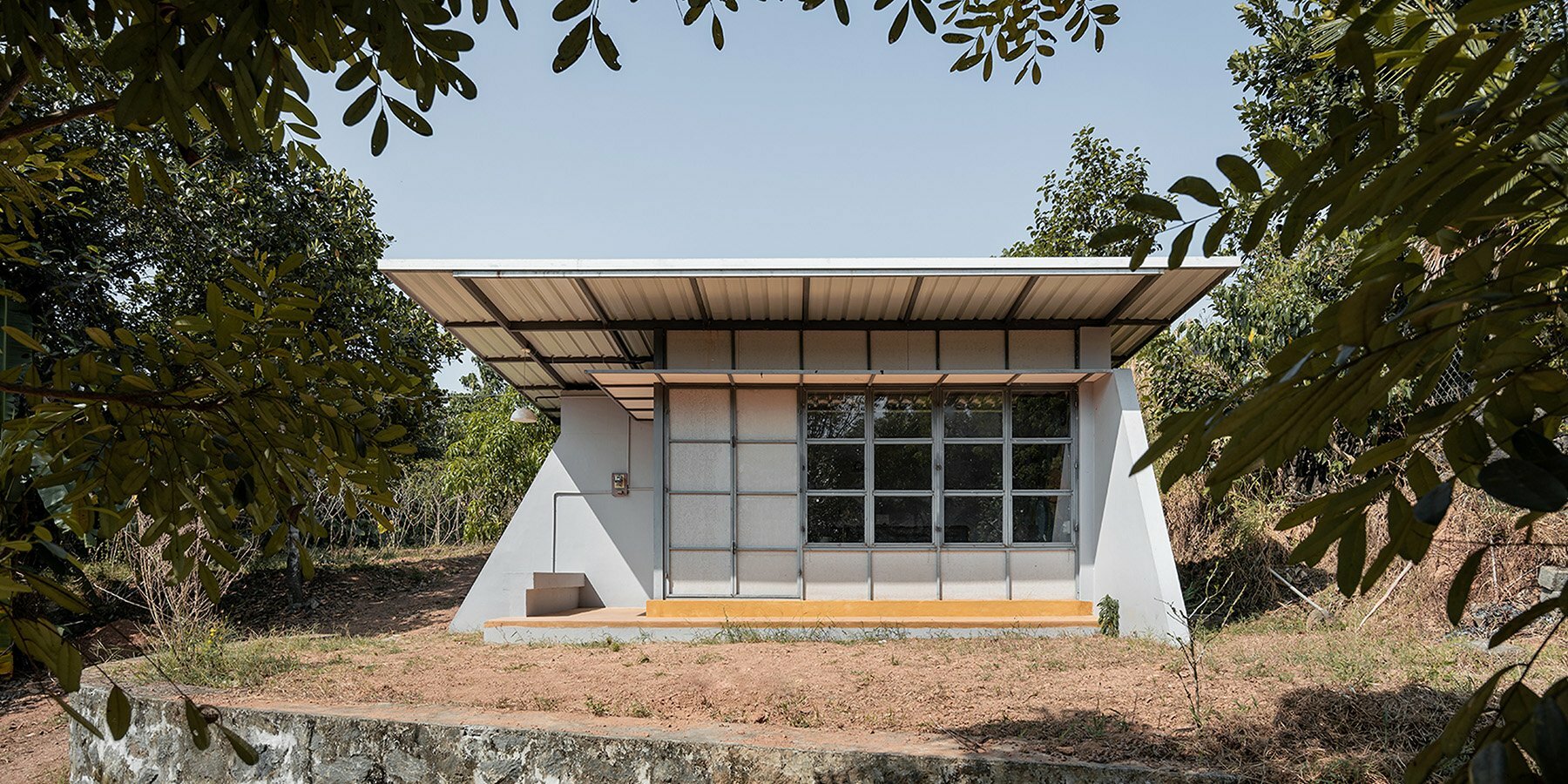 nrd-one-room-day-shelter-multipurpose-family-gathering-space-designboom-1800