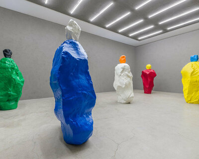 ugo rondinone's monumental 'nuns + monks' sculptures exhibited at ...