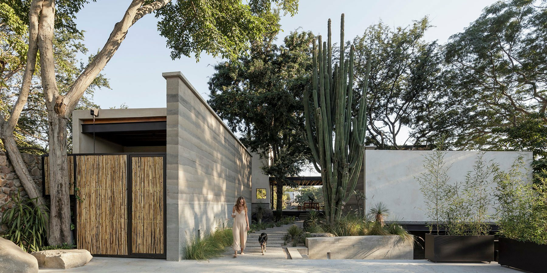 rammed-earth-chukum-local-materials-residence-historic-mexican-hacienda-designboom-02