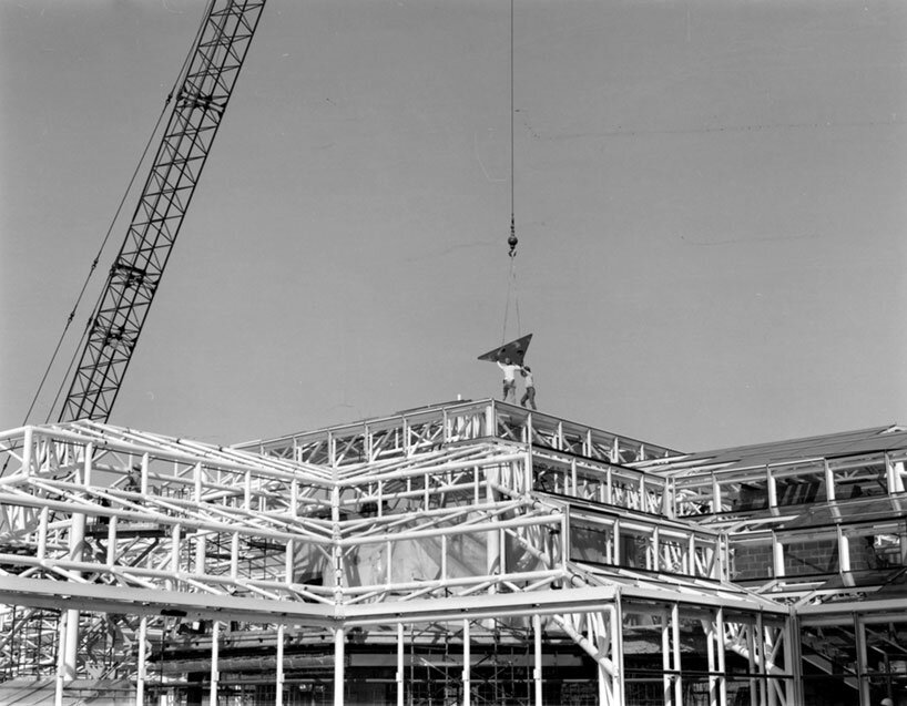 glass pyramid pavilion by gyo obata to be demolished for bezos learning center in D.C.