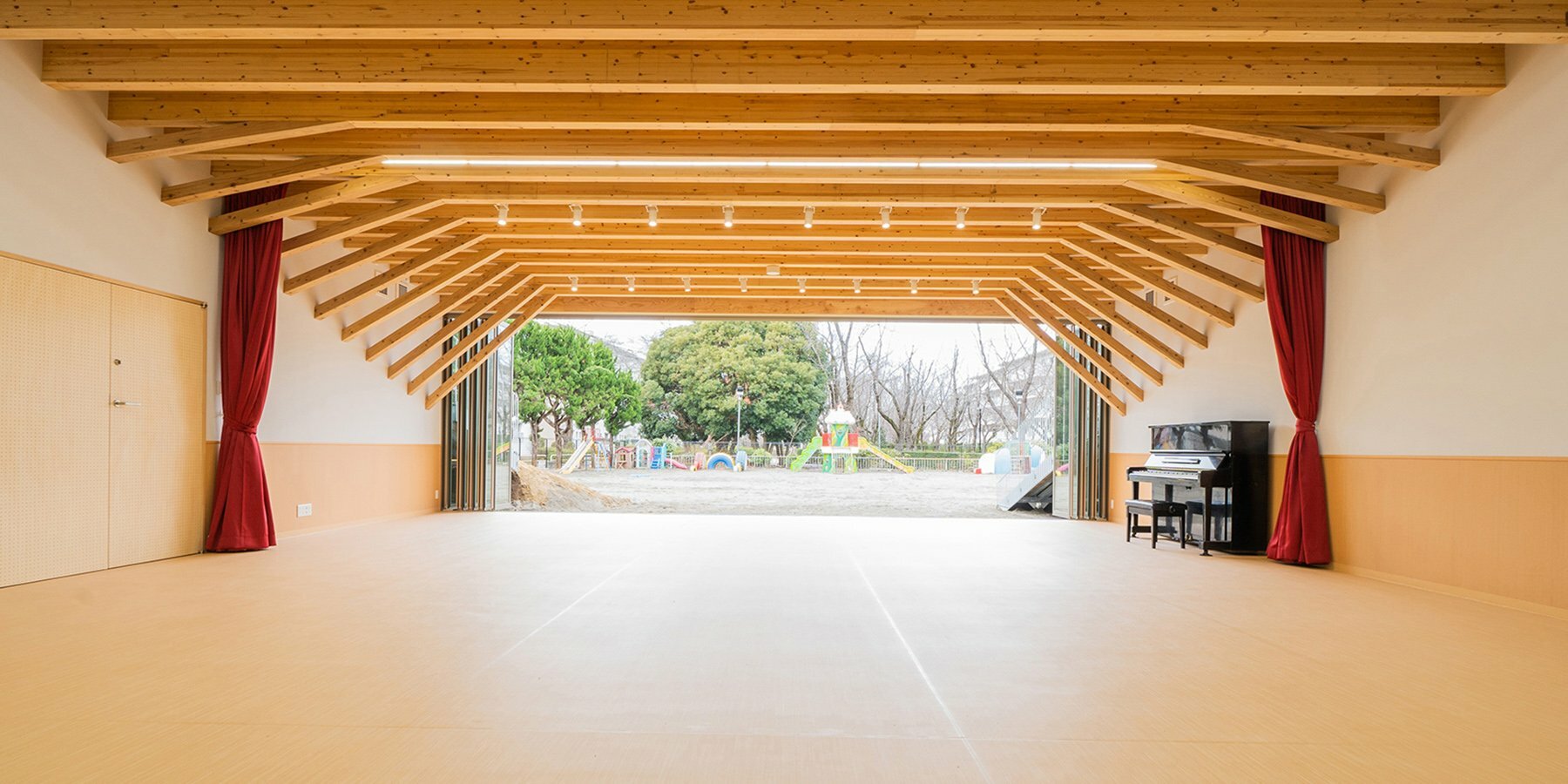 a-hill-kindergarten-in-japan-3-626f92e7b3cef