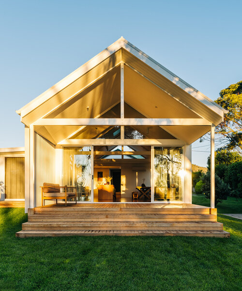 ancher architecture office reinterprets the traditional cottages of bicheno, tasmania