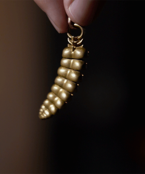 feel the creepy shake of coppertist.wu's rattlesnake tail pendant