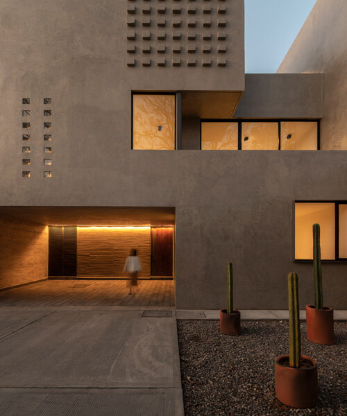 patios and perforations puncture espacio 18's 'pensamientos residencial' houses in mexico