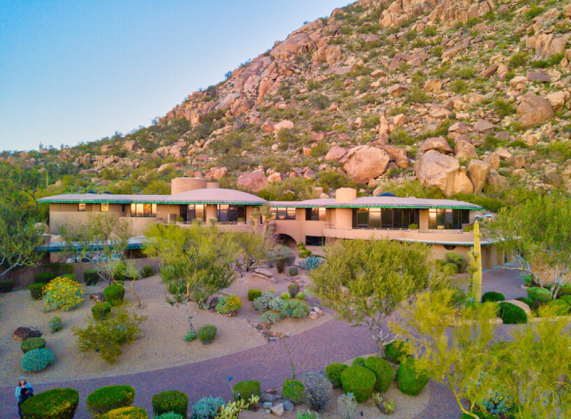 UFO-shaped residence designed by a Frank Llyod Wright apprentice now up for sale