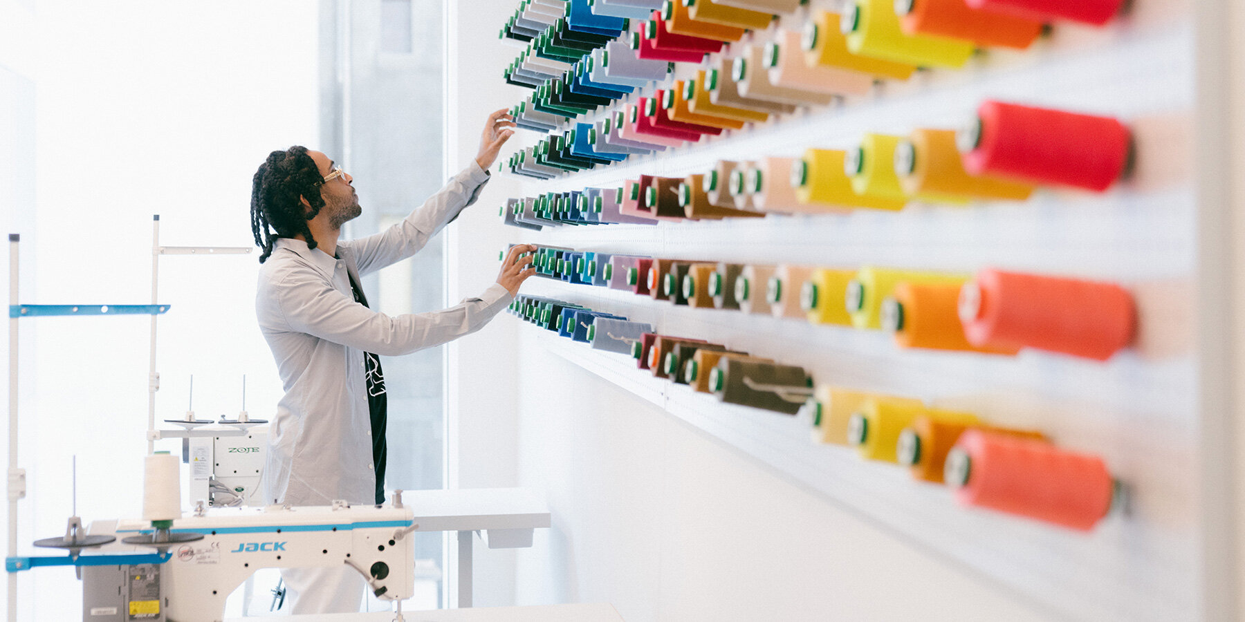 rafflesmilano-fasion-design-institute-courses-designboom05