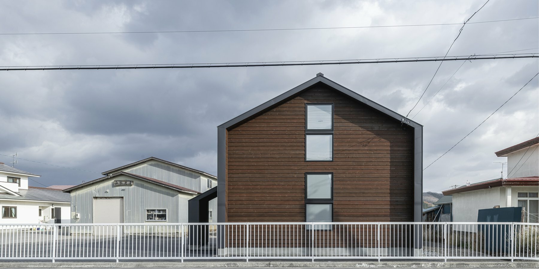 ryuji-yamashita-architects-with-four-children-designboom-1800l