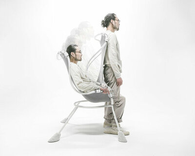 responding to body heat, the HUMOFIT® support chair gradually softens as you sit back