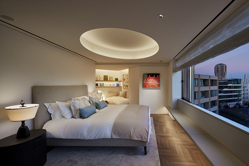 tomoko ikegai / ikg inc turns tokyo apartment into 'smart & spiritually-rich' home