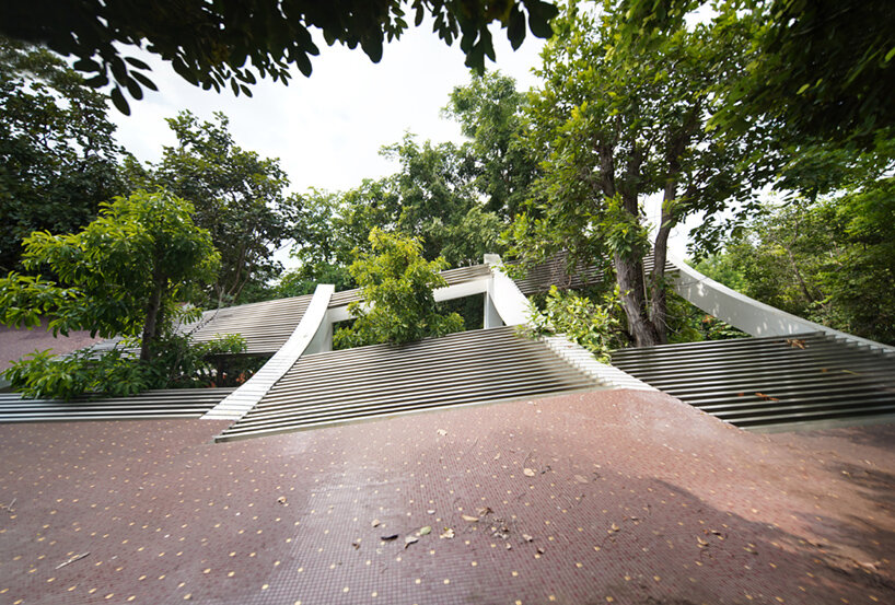 ekar architects walk house