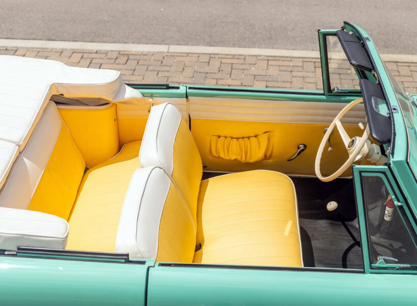 on-sale 1964 Amphicar model 770 has two propellers to drive on water 