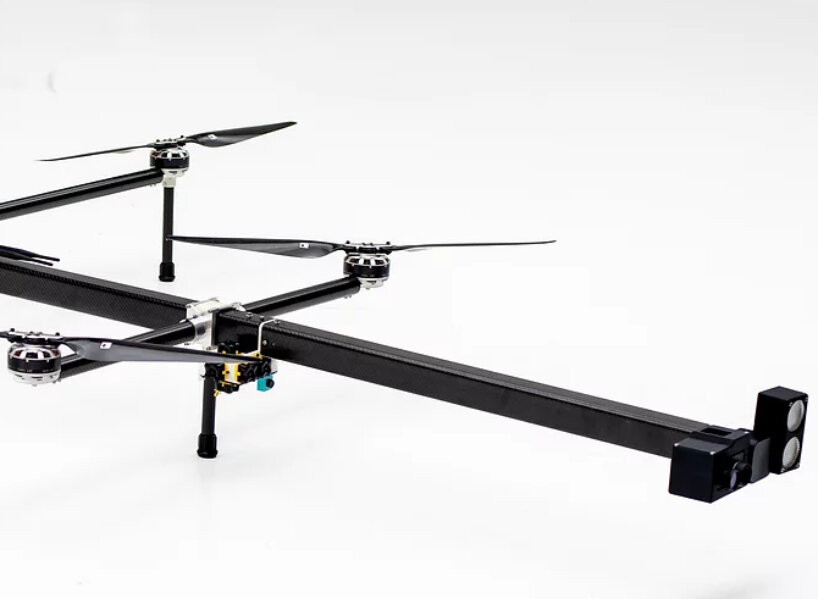 el dron astria tiene un motor rotativo para mantenerlo constante para el abordaje