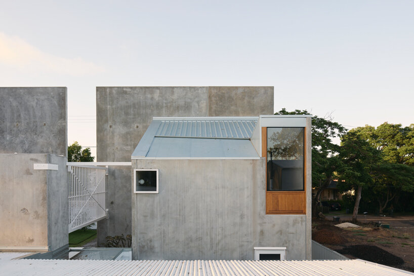 furminger frames courtyards and garden spaces for 'river house' extension in australia