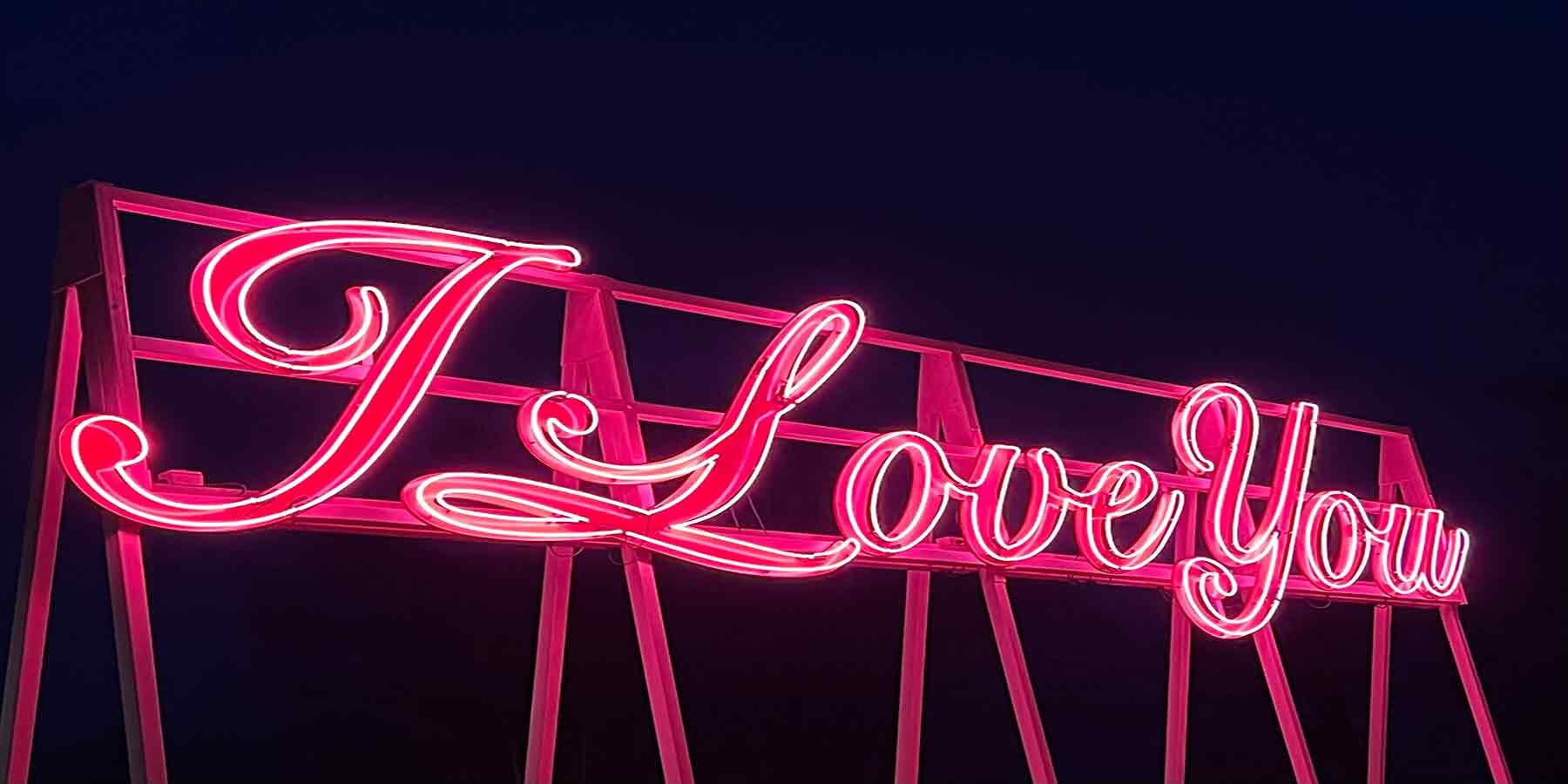 i-love-you-a-traveling-square-3-62b0e079e9ab3