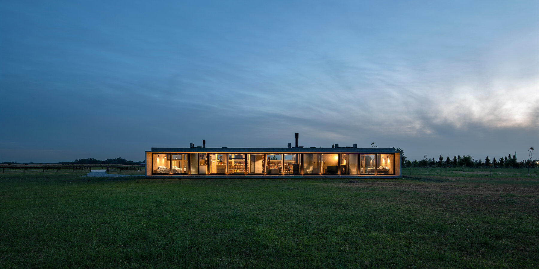 luciano-kruk-countryside-house-designboom-30X