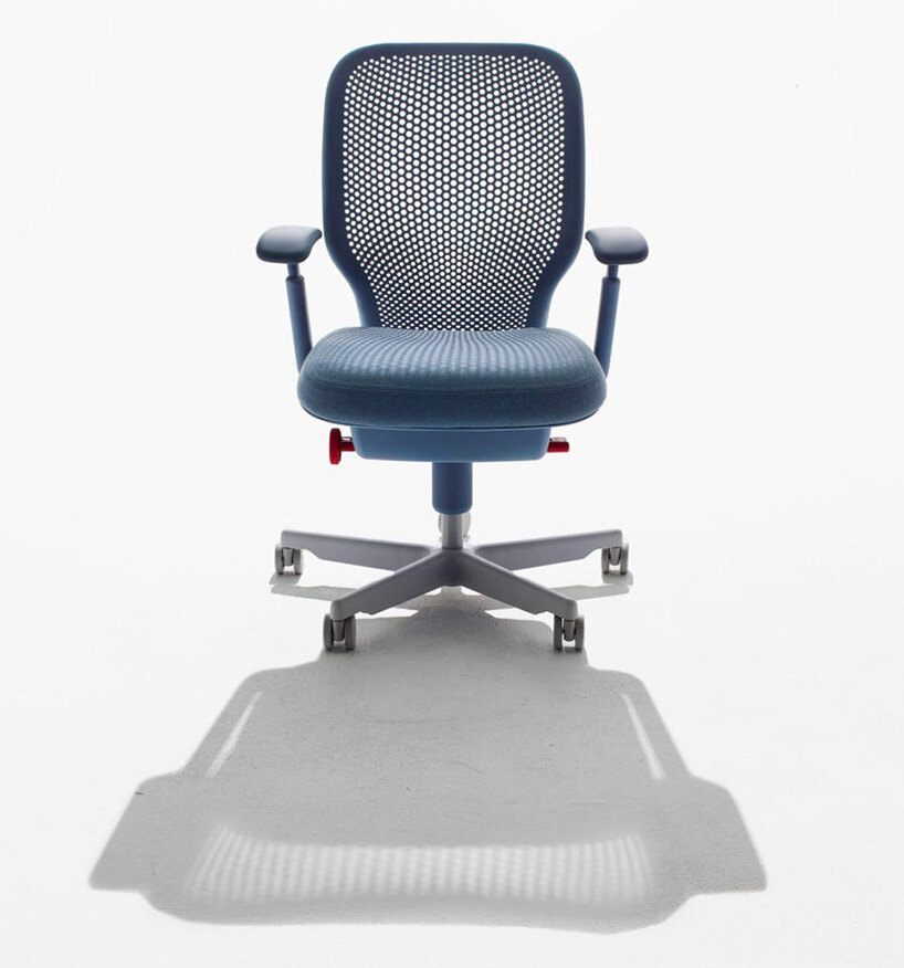 The Marc Newson Knoll swivel work chair in a single-line silhouette