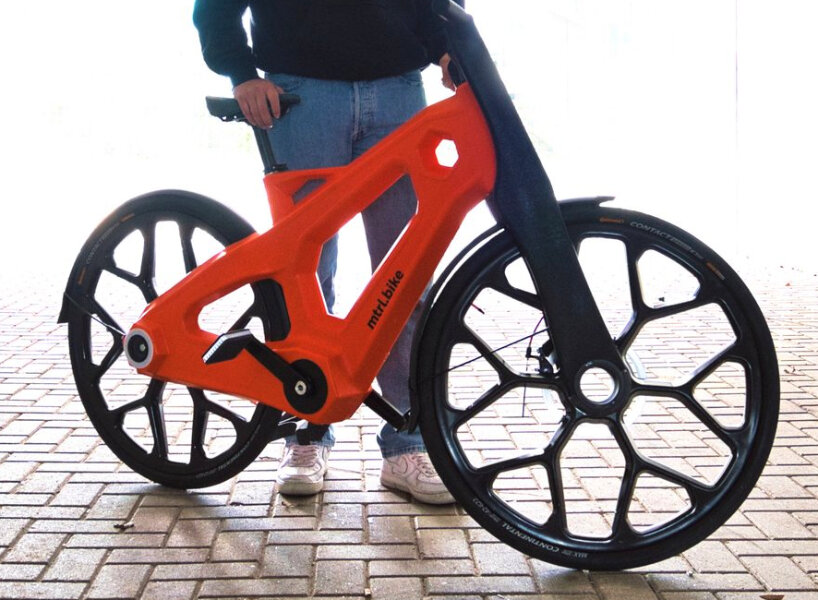 Brothers diseña la bicicleta de plástico 