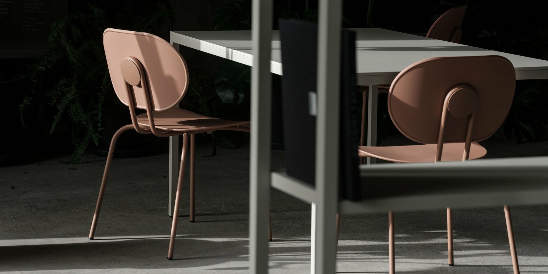 ondarreta-hari-re-wood-polypropylene-chair-designboom-full-1