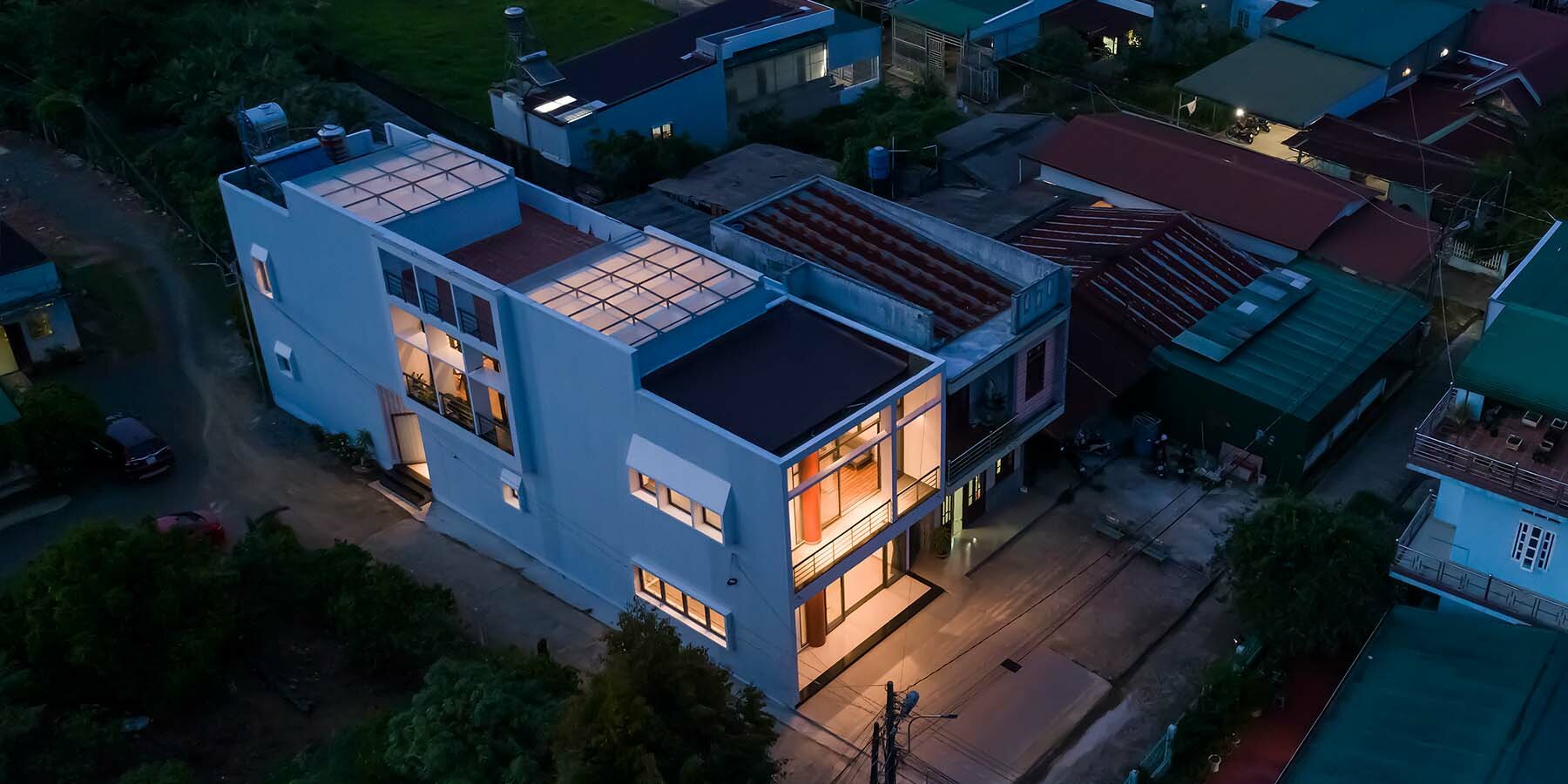 two-ample-voids-openness-interaction-family-house-vietnam-tan-bui-house-designboom-18002