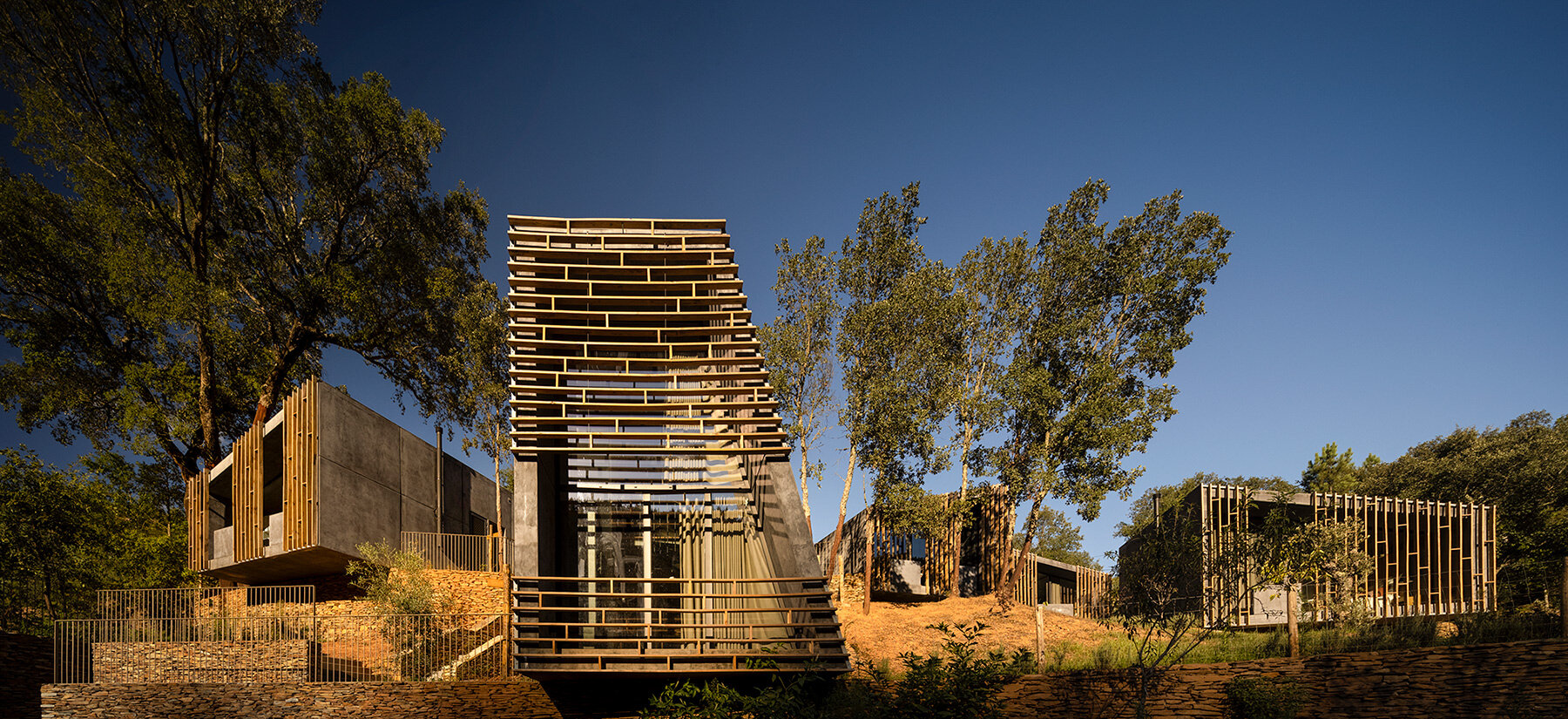 SUMMARY-architecture-paradinha-cabins-fernando-guerra-designboom-06a