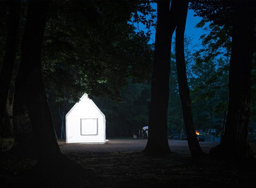 house-shaped & portable tent ‘air architecture’ inflates in a few minutes for easy camping