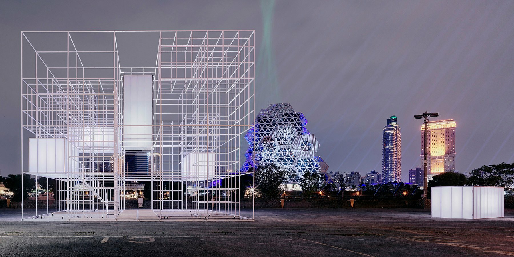 floating-luminous-containers-qui-pavilion-taiwan-designboom-4