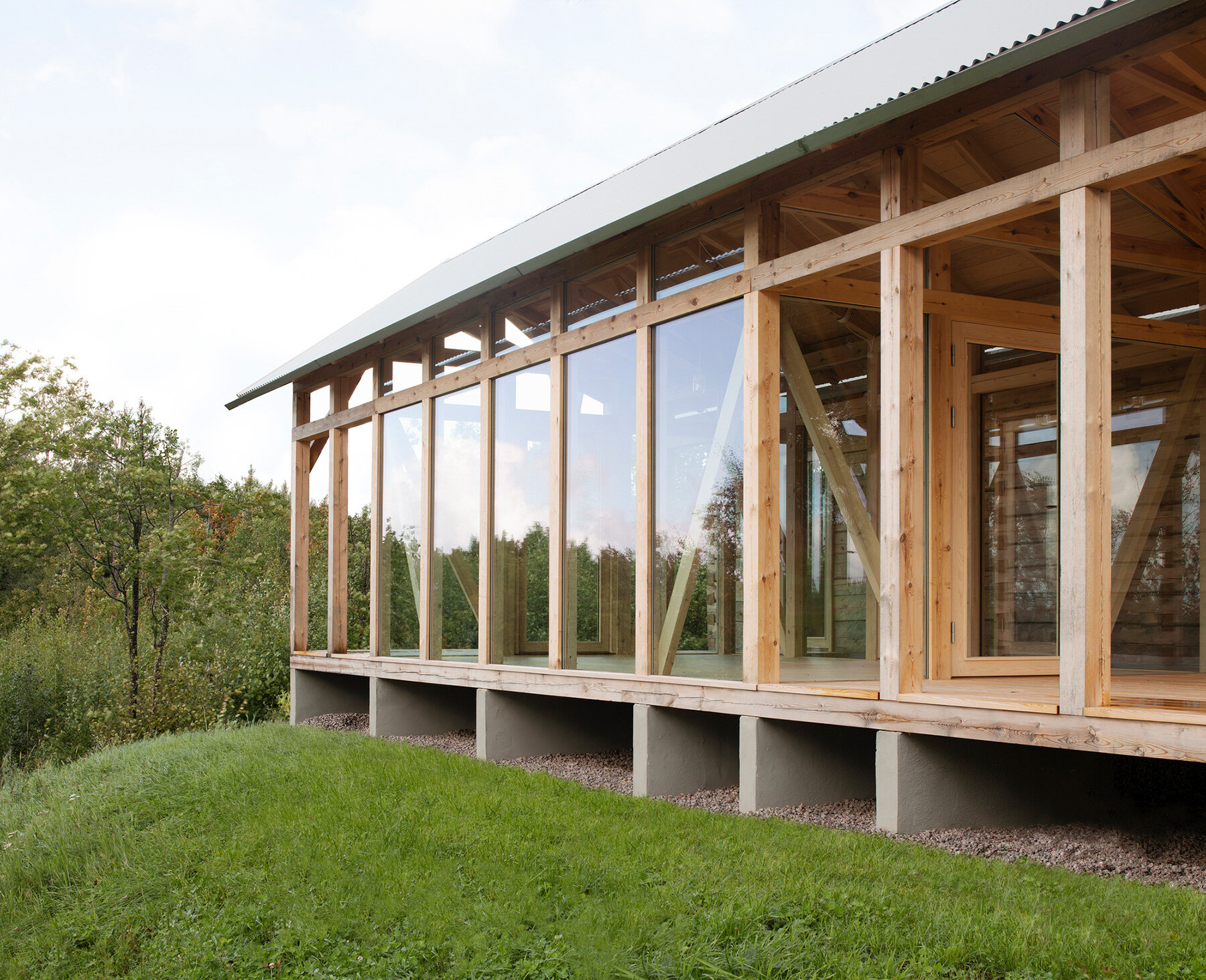 hoghult-house-fabel-arkitektur-karlsborg-sweden-designboom-06a