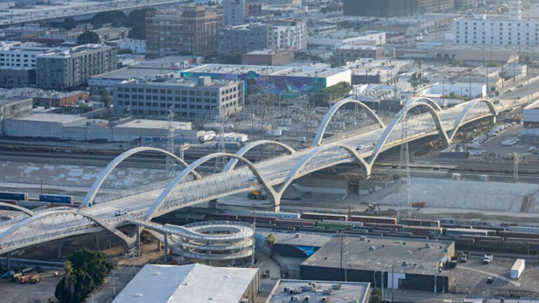 michael maltzan’s gracefully arching viaduct dances as ‘ribbon of light ...