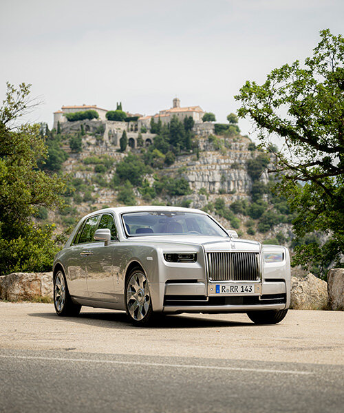 The Rolls-Royce Phantom Personalizes Opulence