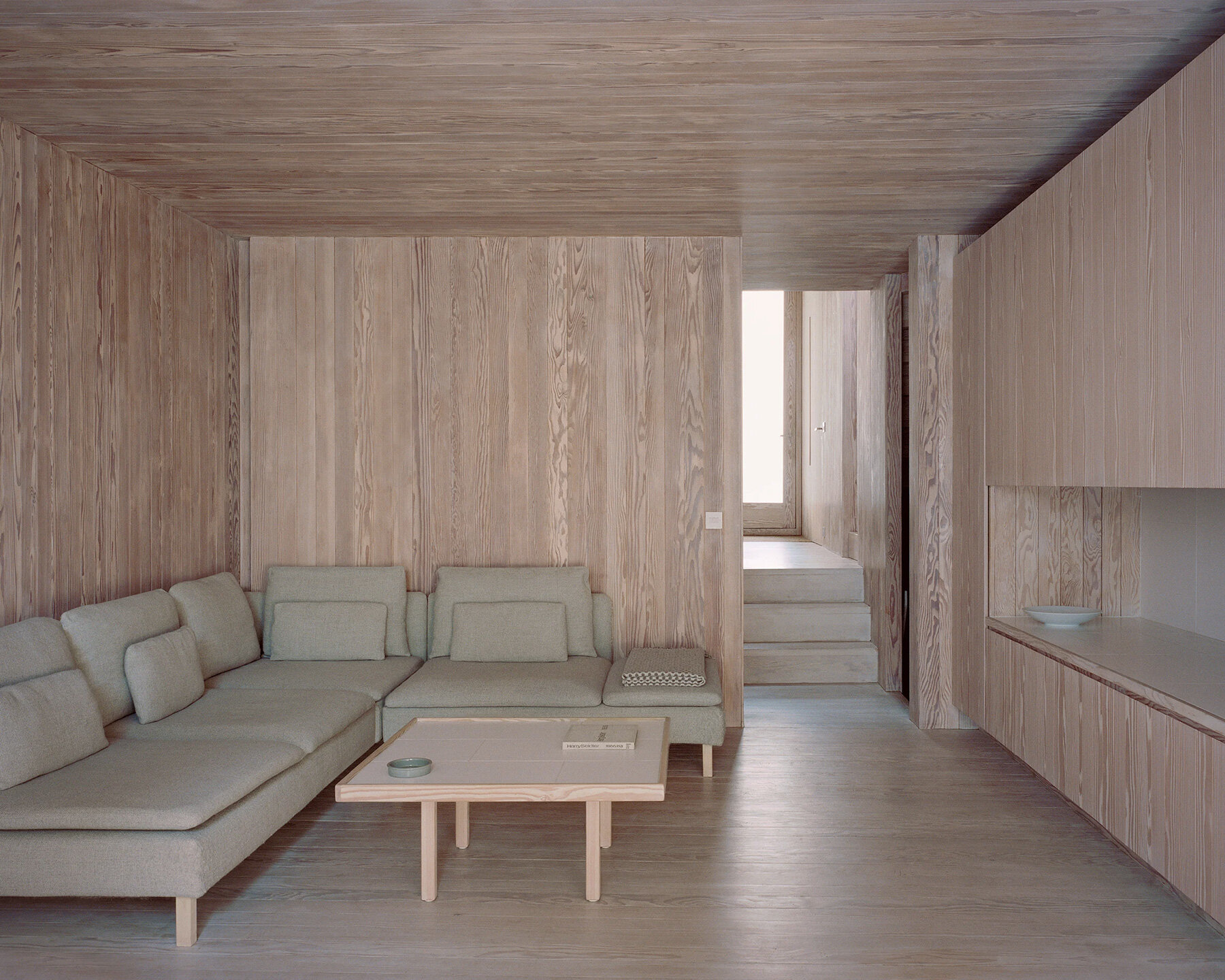 russell-jones-architect-wembury-mews-highgate-london-uk-designboom-08a
