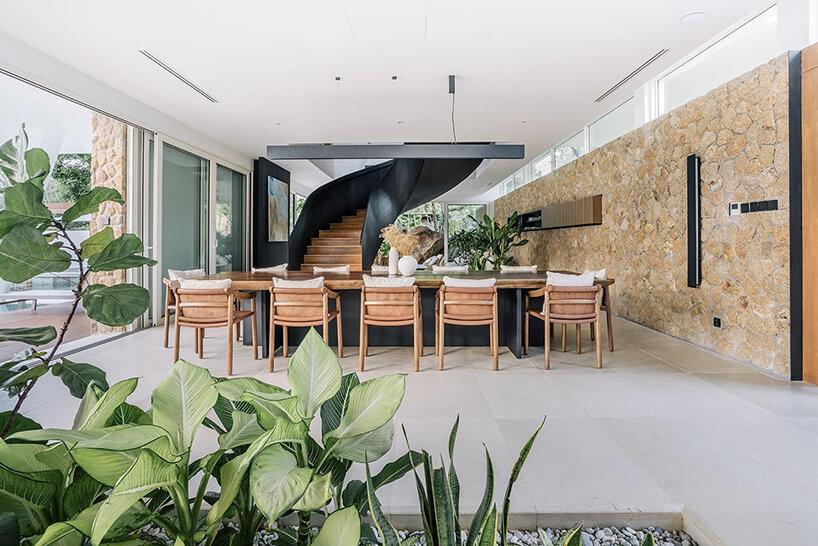 sicart & smith architects shapes 'anaia villa' as a sustainable micro resort in thailand