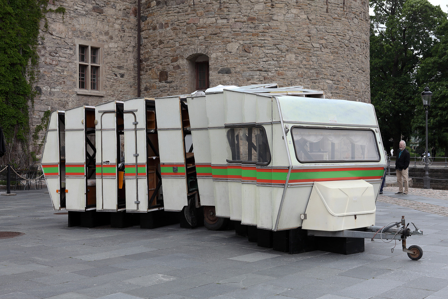 baptiste-debombourgs-sliced-caravan-demolition-transformation-designboom-full