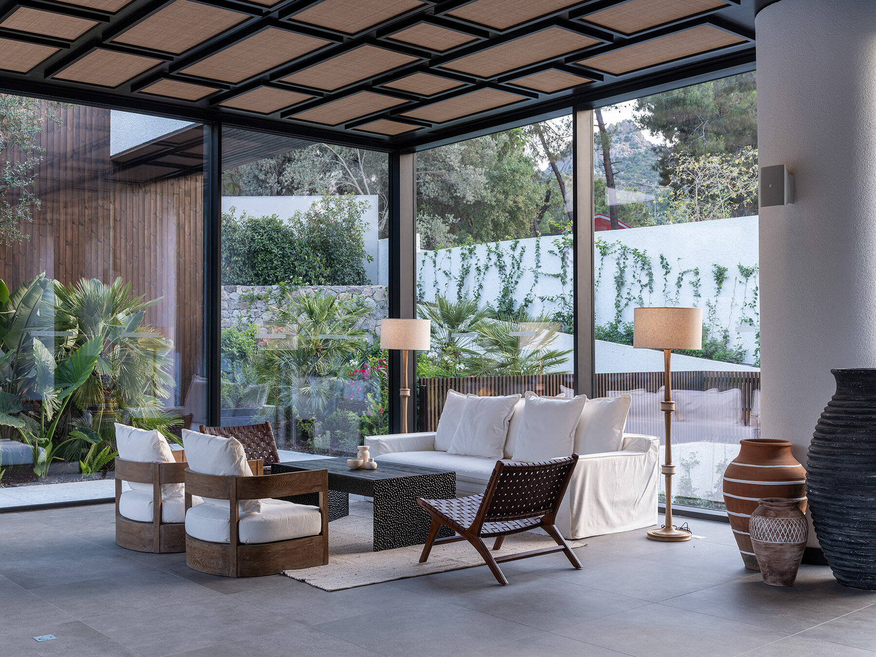 caja-resort-highlights-scenic-beach-turkey-white-washed-cubic-villas-designboom-full2