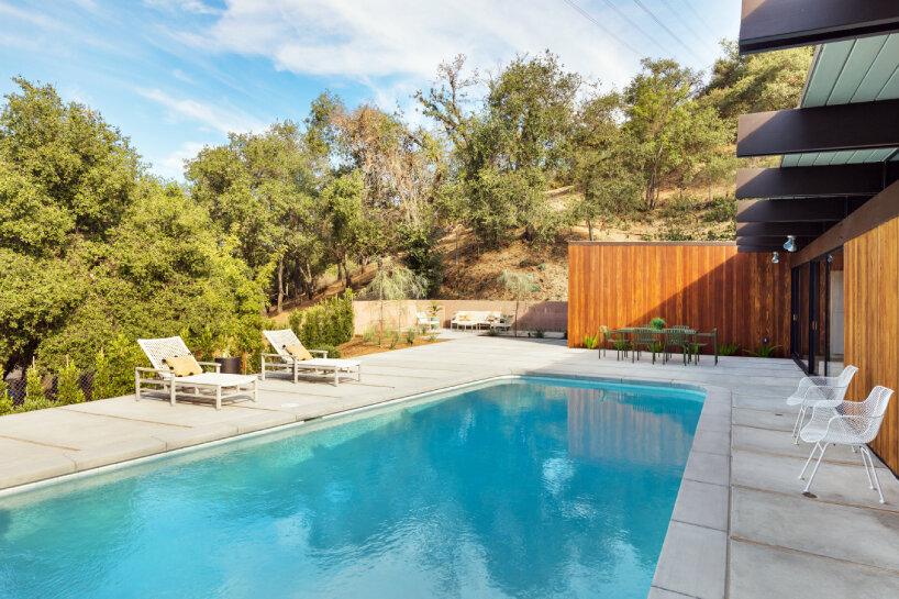 ray kappe weaves redwood, masonry, & glass into his first single-family house in california