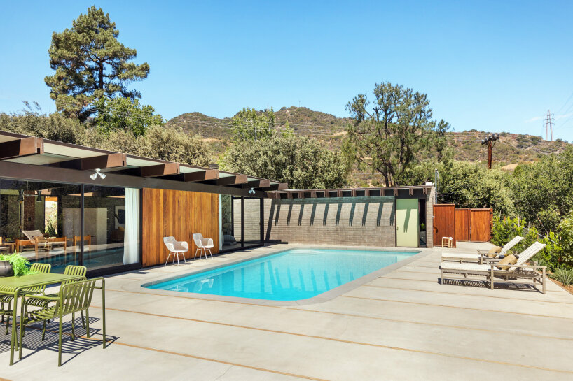 ray kappe weaves redwood, masonry, & glass into his first single-family house in california