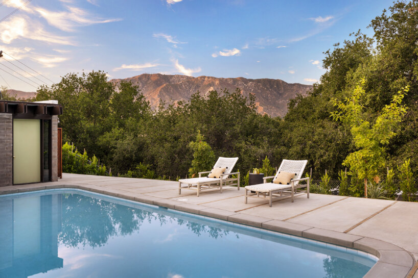ray kappe weaves redwood, masonry, & glass into his first single-family house in california
